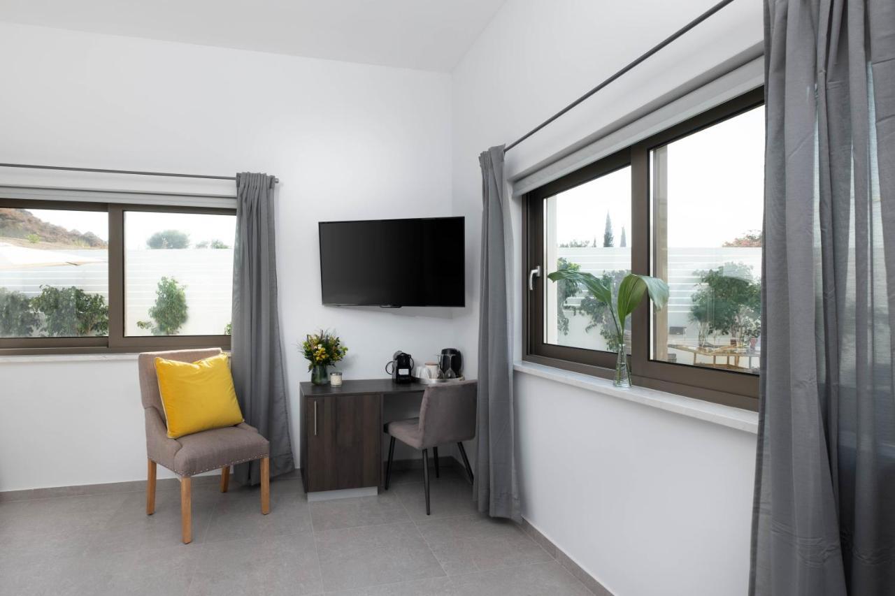 Rooms At Villa Amour Cyprus Oroklini Exterior foto